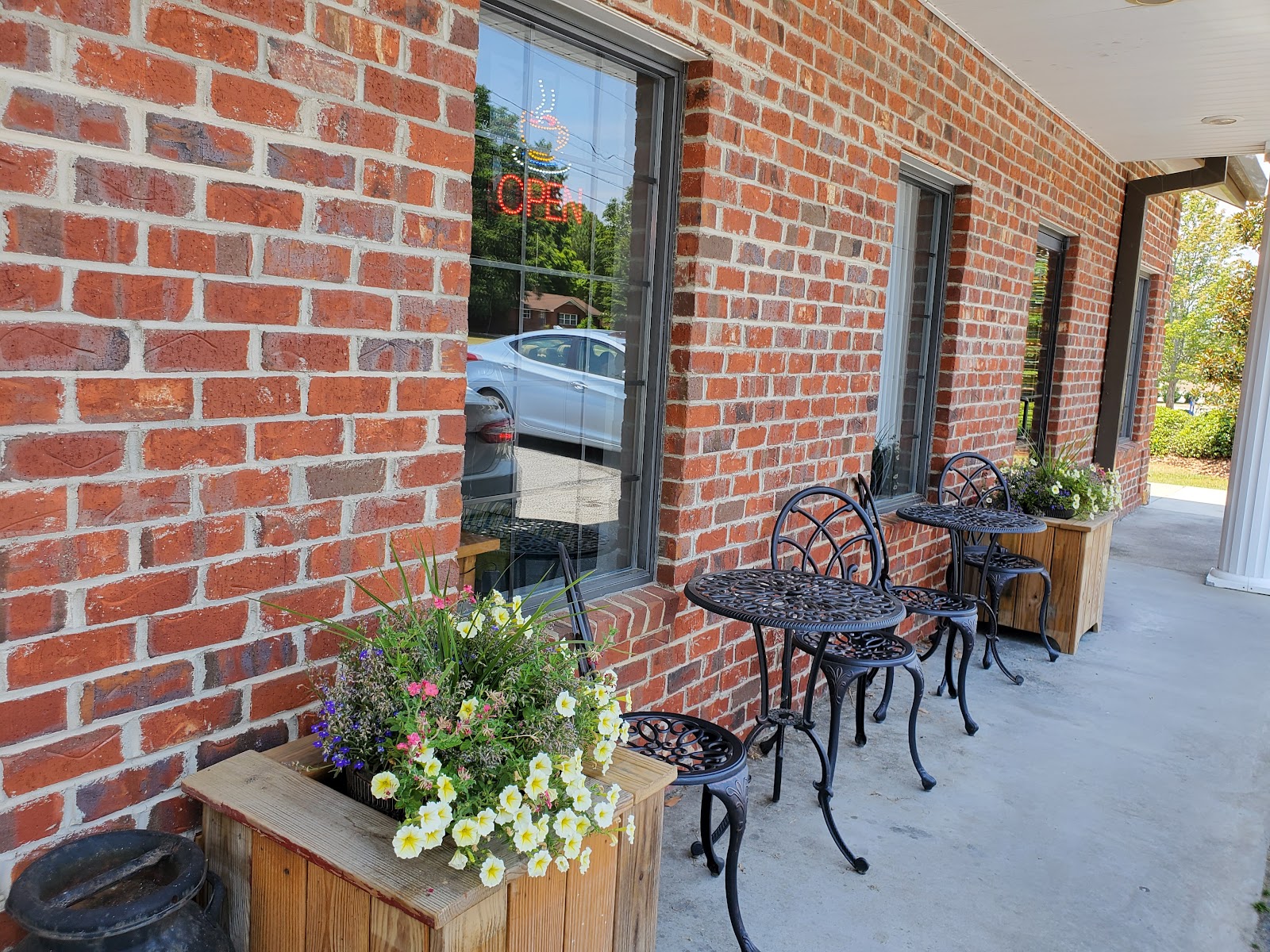 The Chat & Chew Cafe