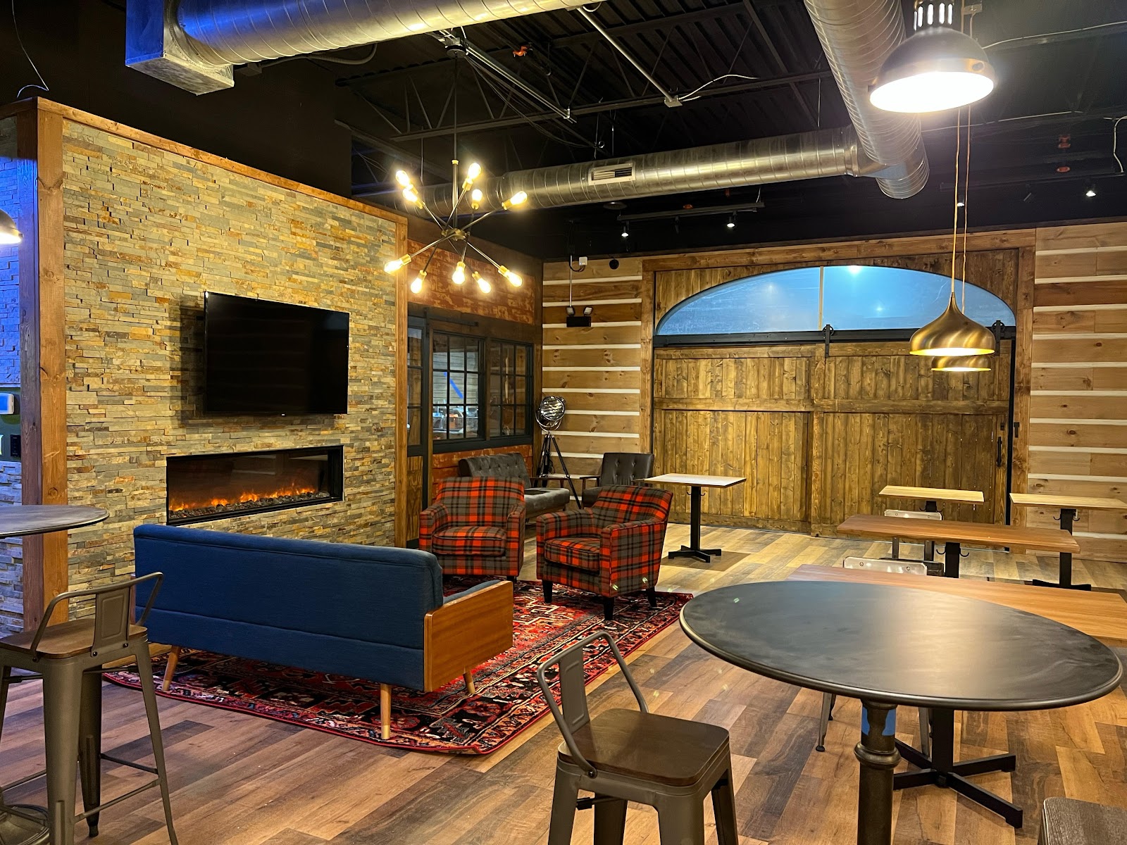 The Legendary Axe | Axe Throwing Bar