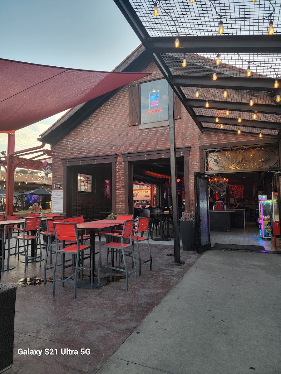 Tipsy Crow Tavern