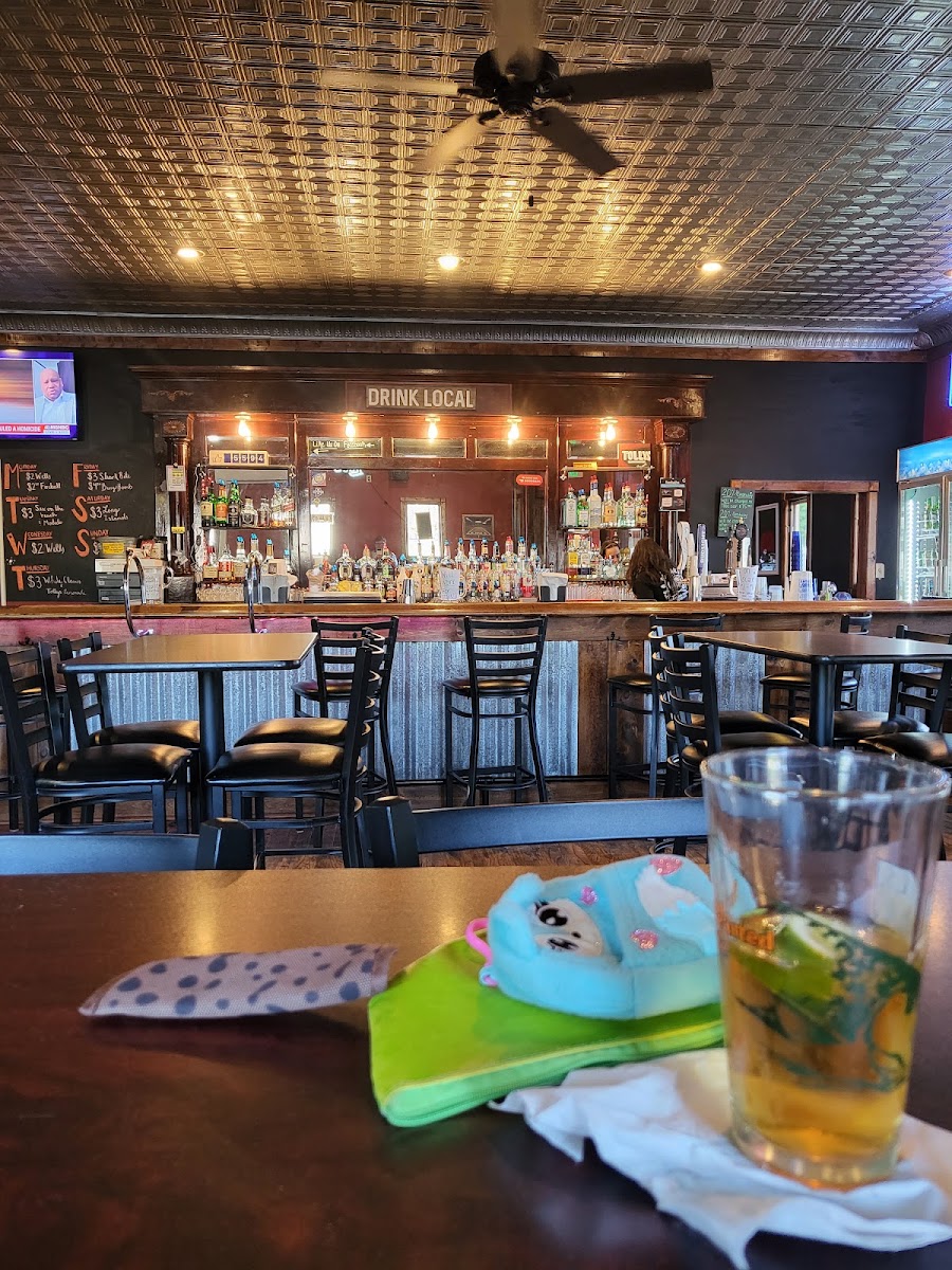 Tollys Bar and Grill