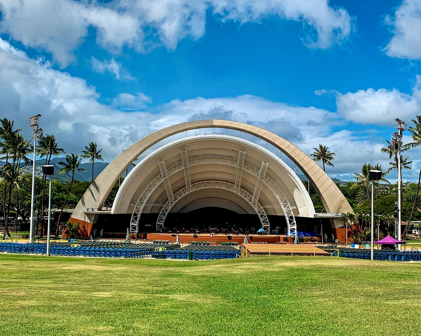 Tom Moffatt Waikiki Shell