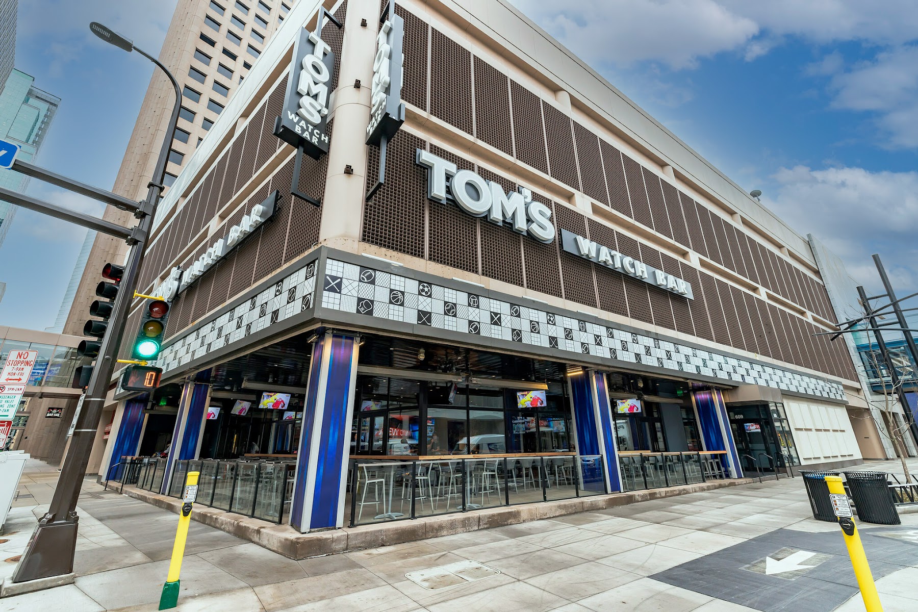 Tom's Watch Bar - Minneapolis