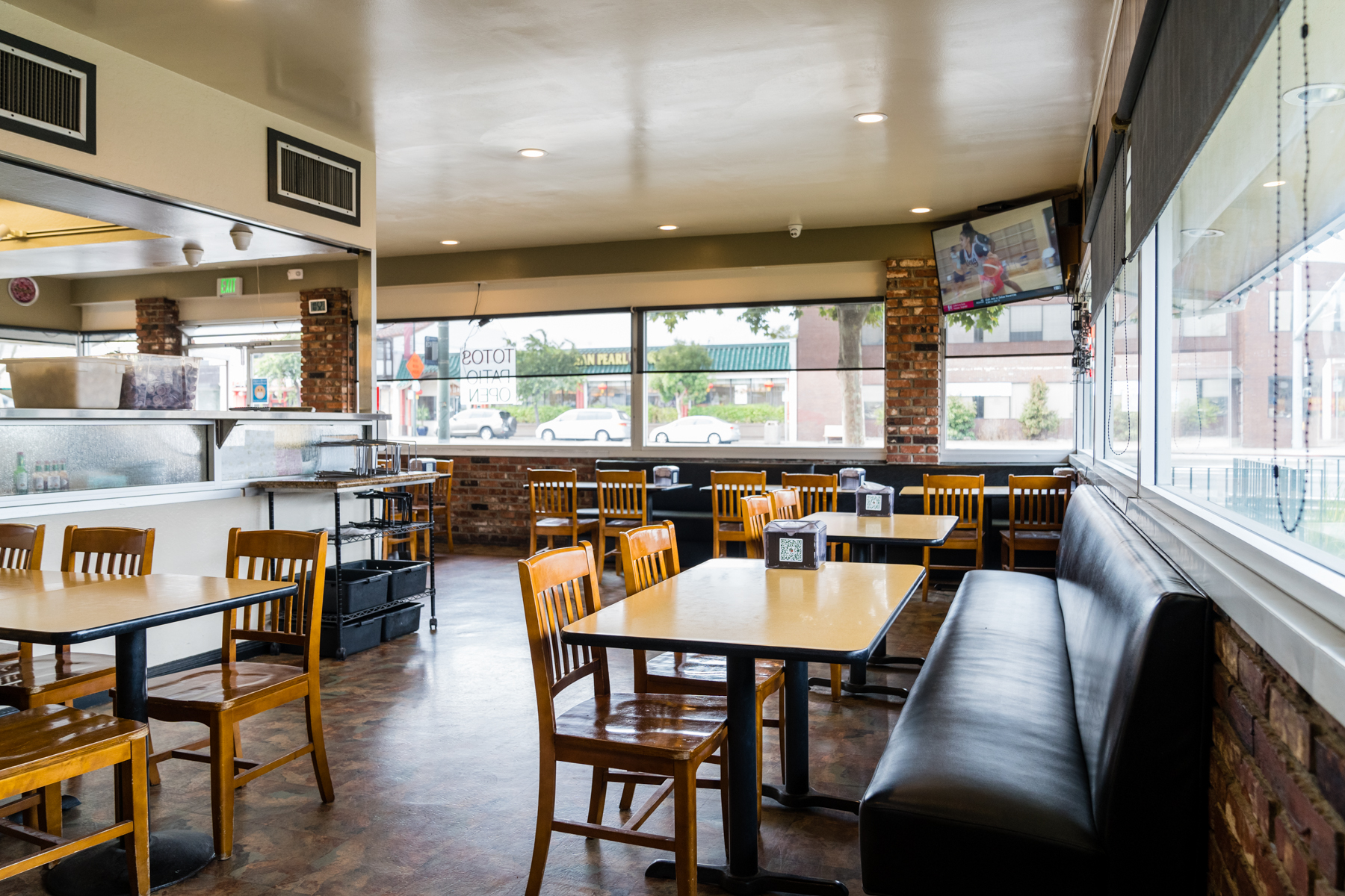 Toto's Pizzeria & Restaurant