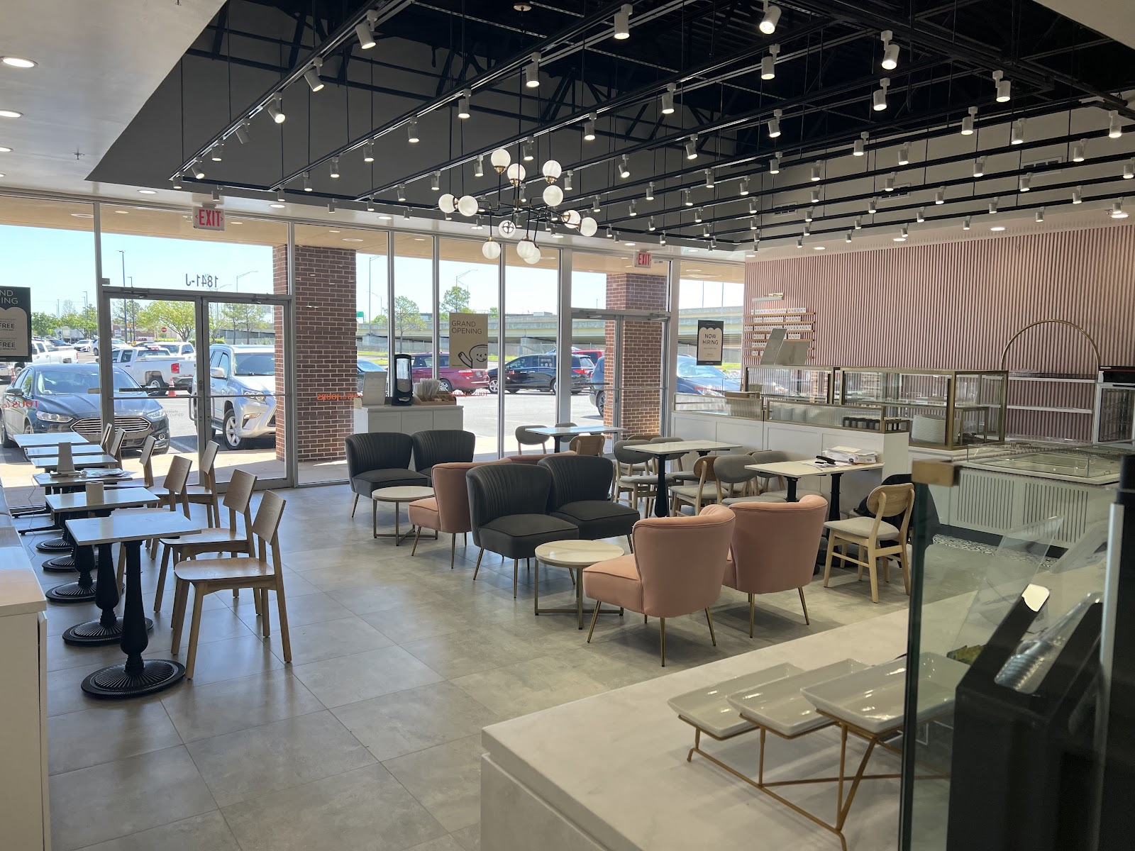 Oklahoma City Early Outing: Pastries, Aquarium, and Food Hall