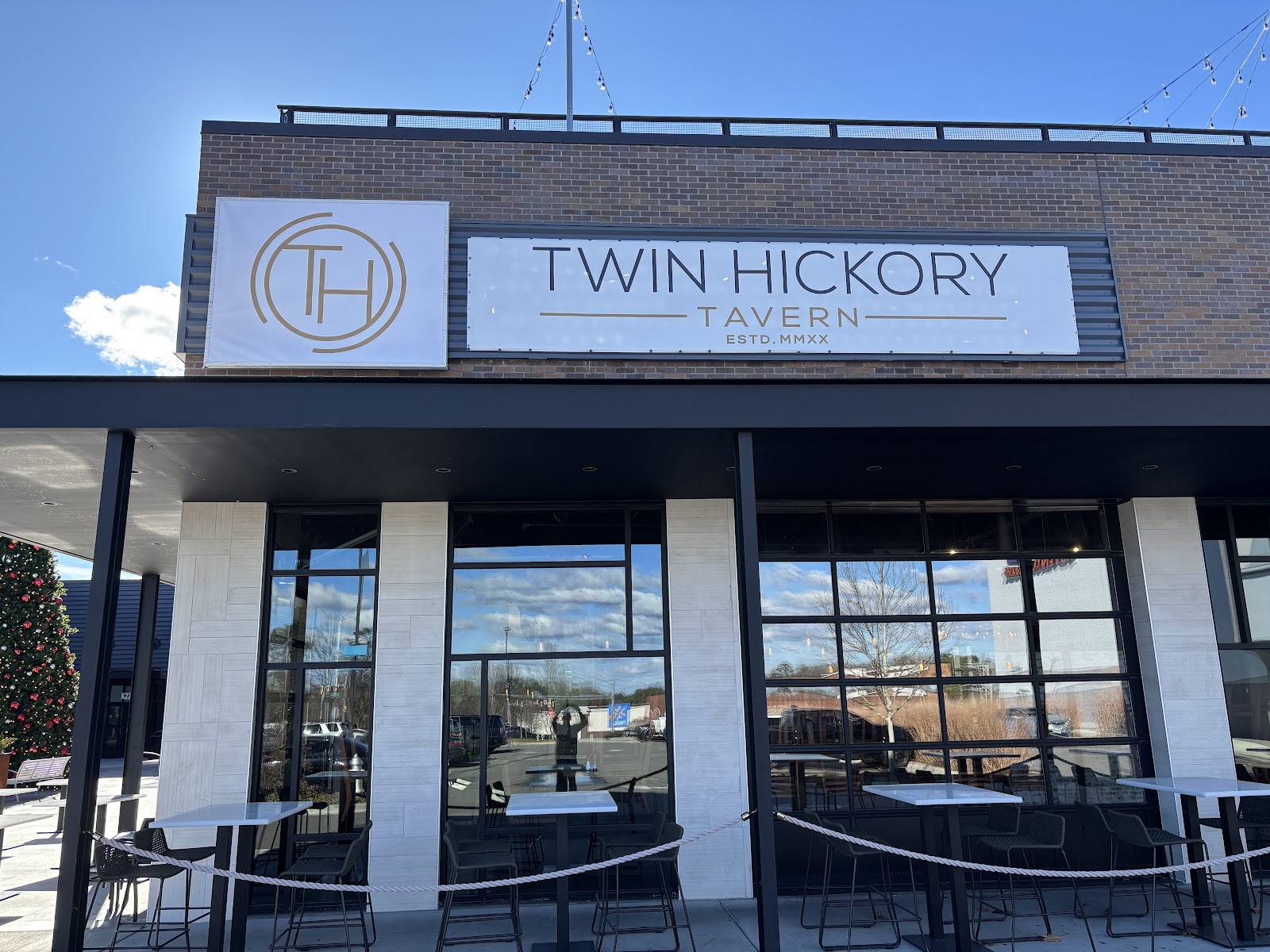 Twin Hickory Tavern