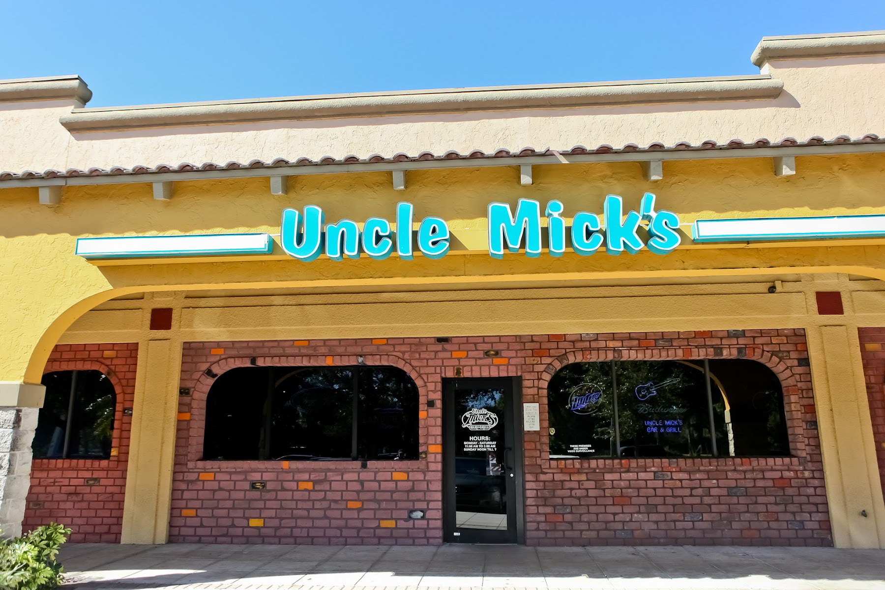 Uncle Mick's Bar & Grill
