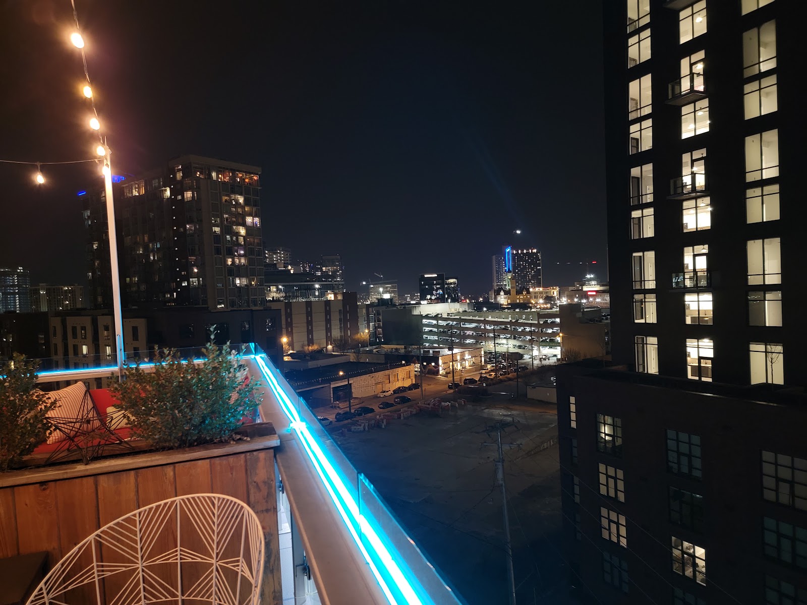 UP, Rooftop Table & Tavern