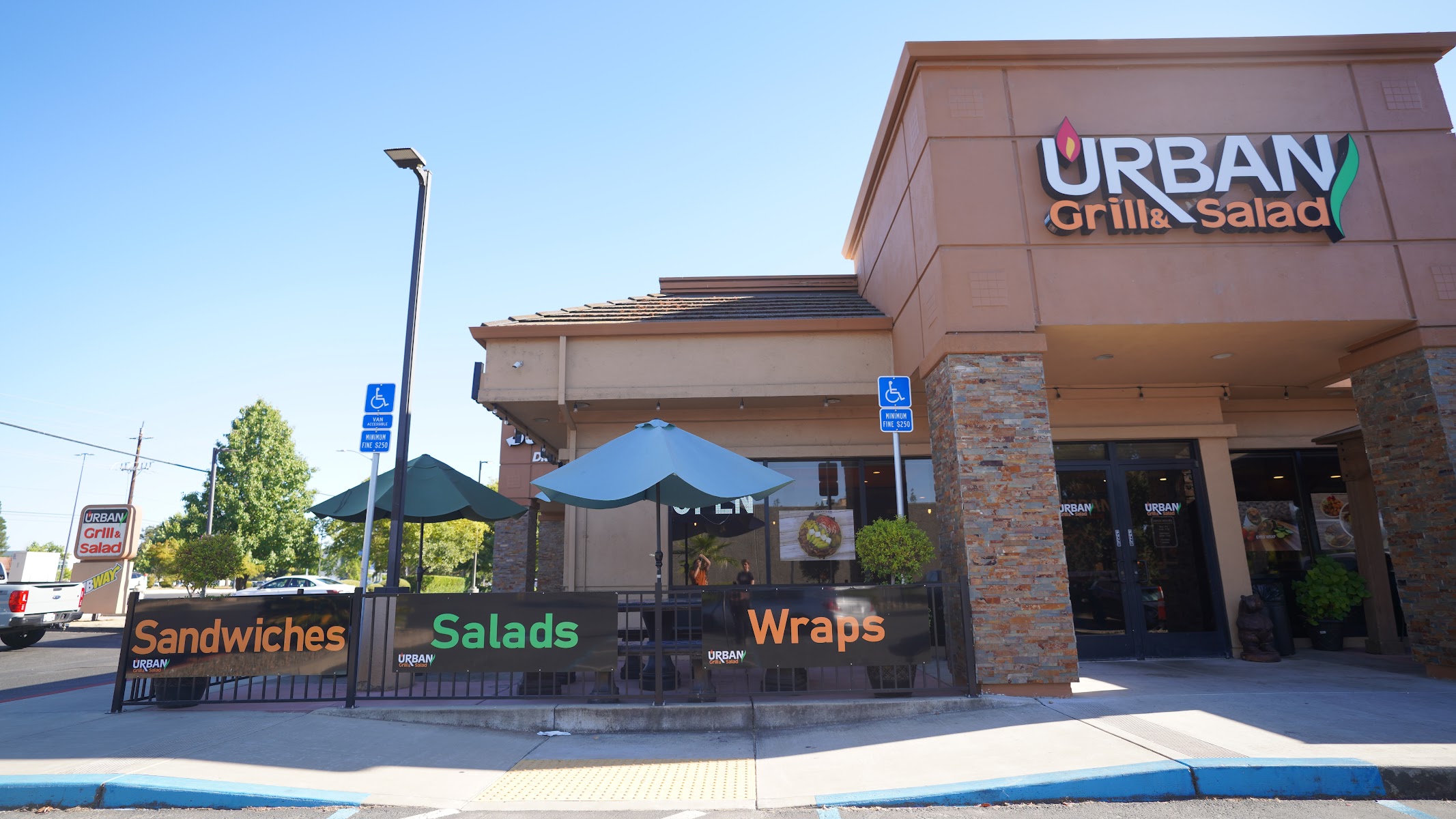 Urban Grill & Salad