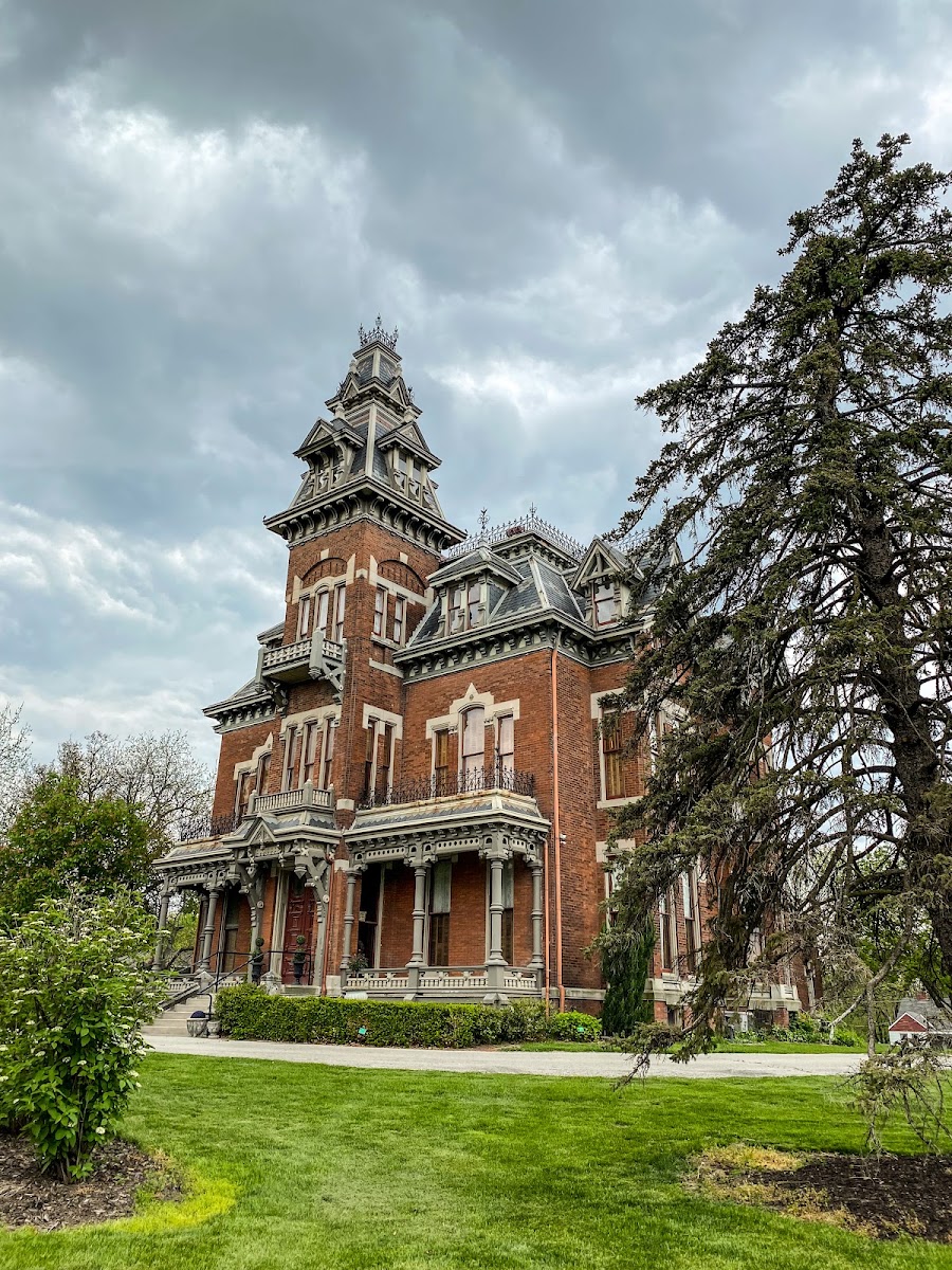 Historic Elegance Date Night in Independence