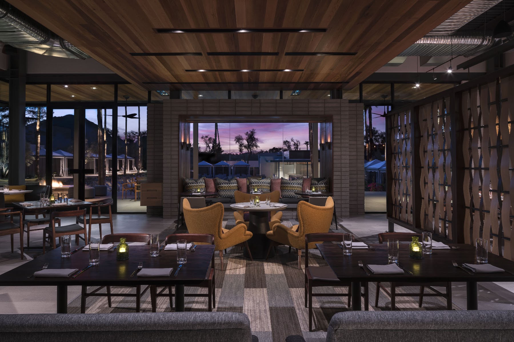 Weft & Warp Art Bar + Kitchen