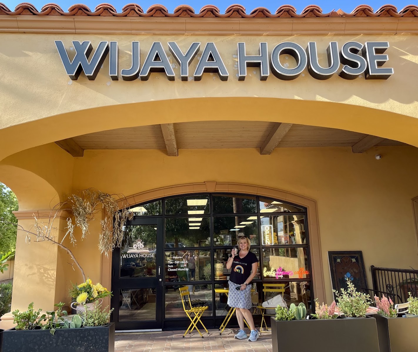 Wijaya House Books Flowers Crafts