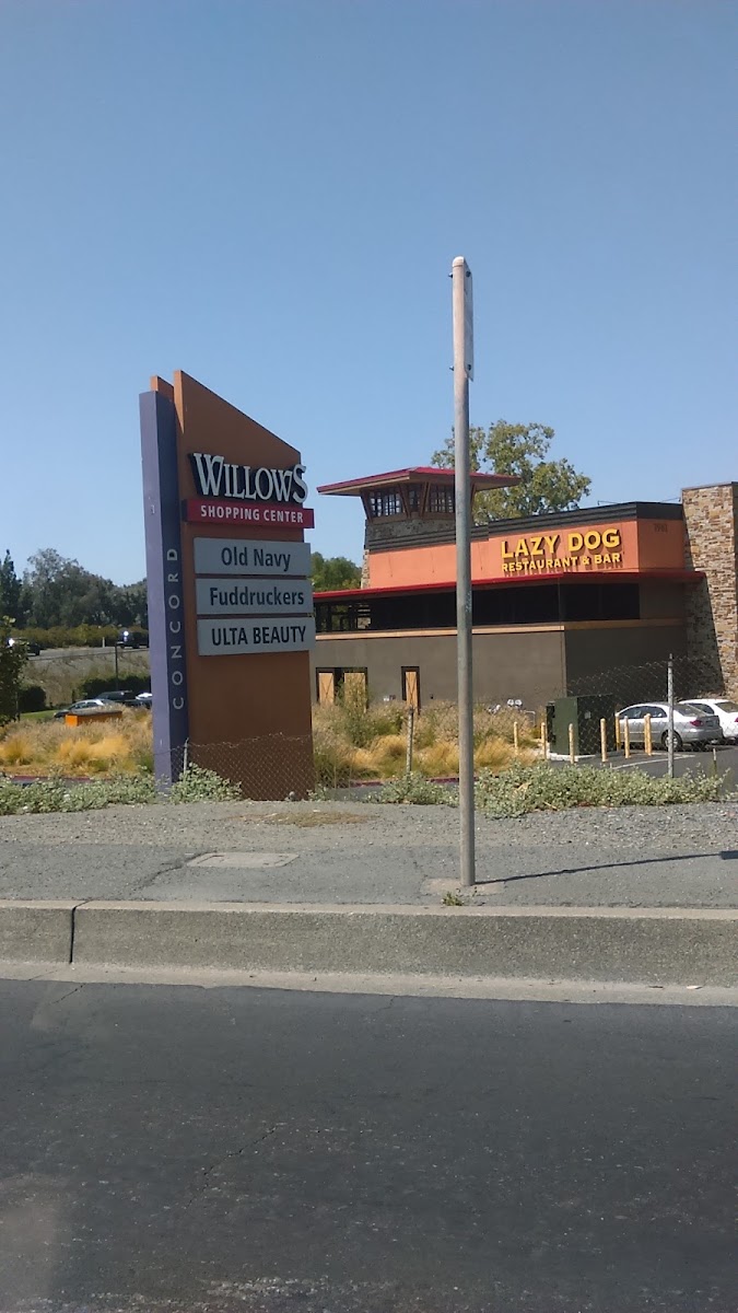 Willows Shopping Center