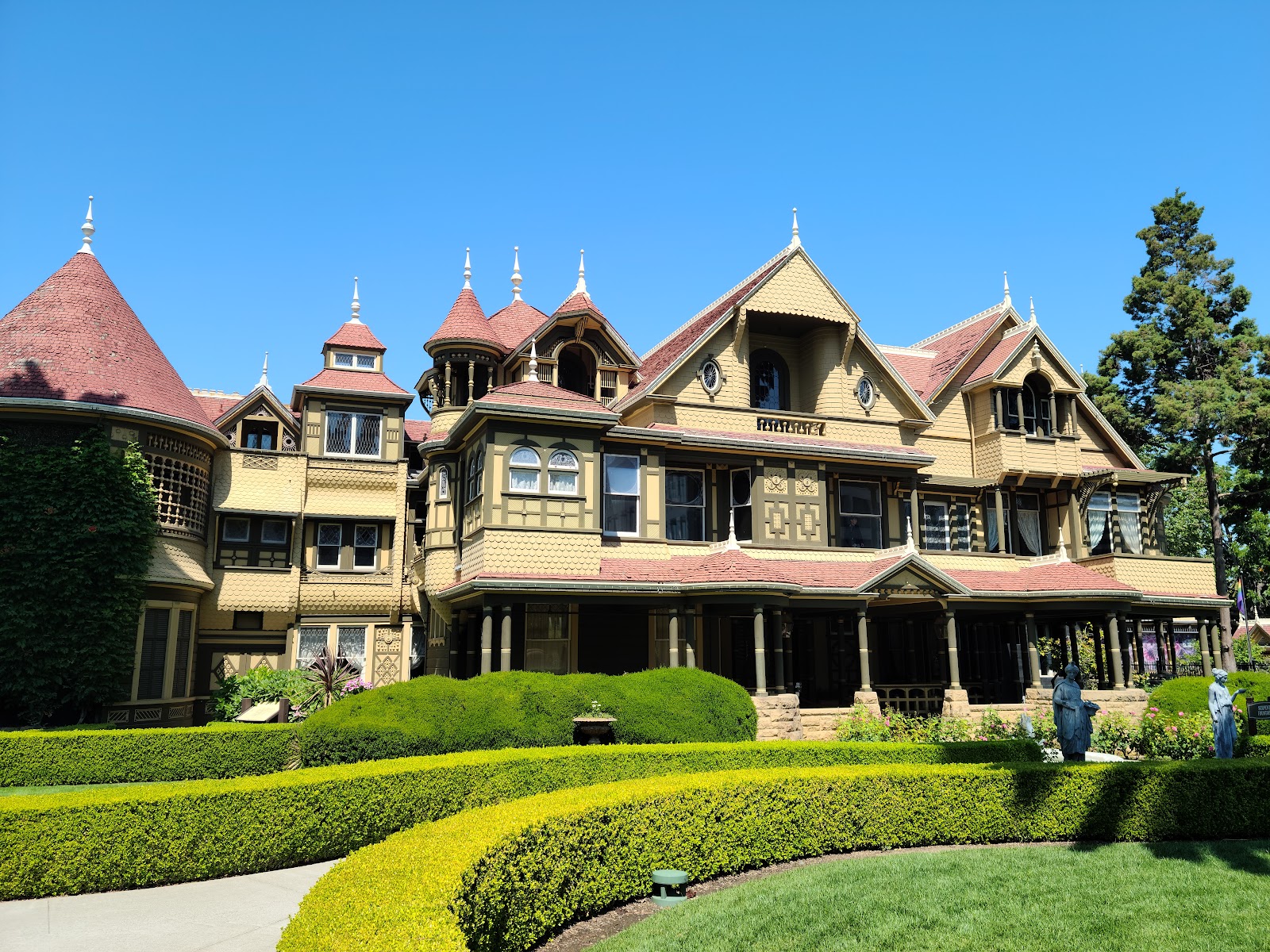 Winchester Mystery House