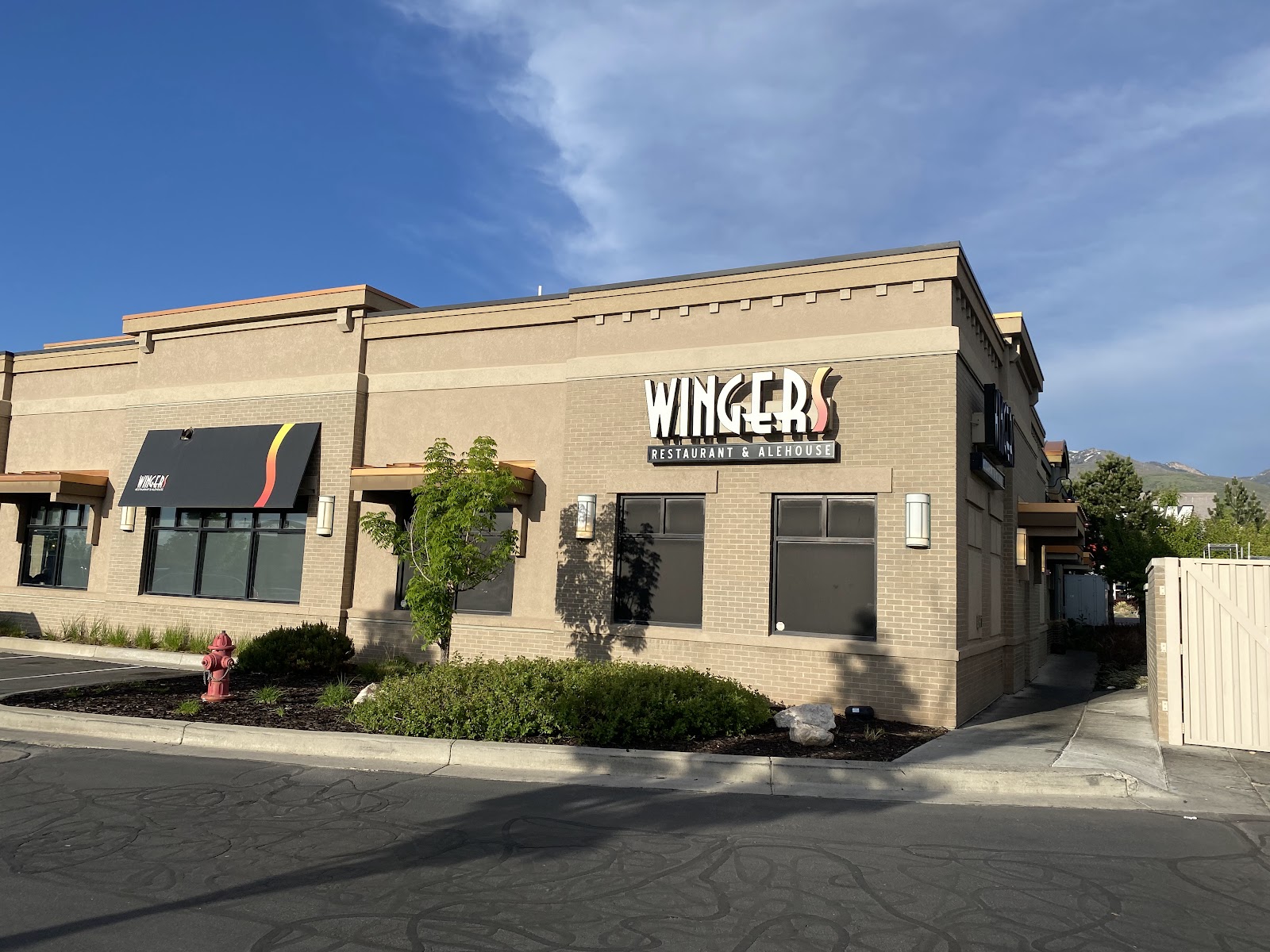 WINGERS Restaurant & Alehouse
