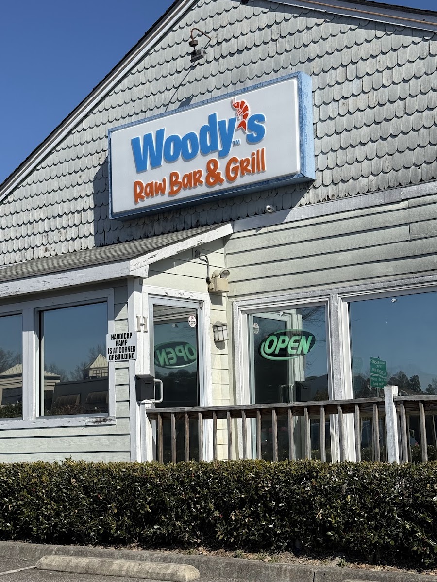 Woody's Raw Bar & Grill