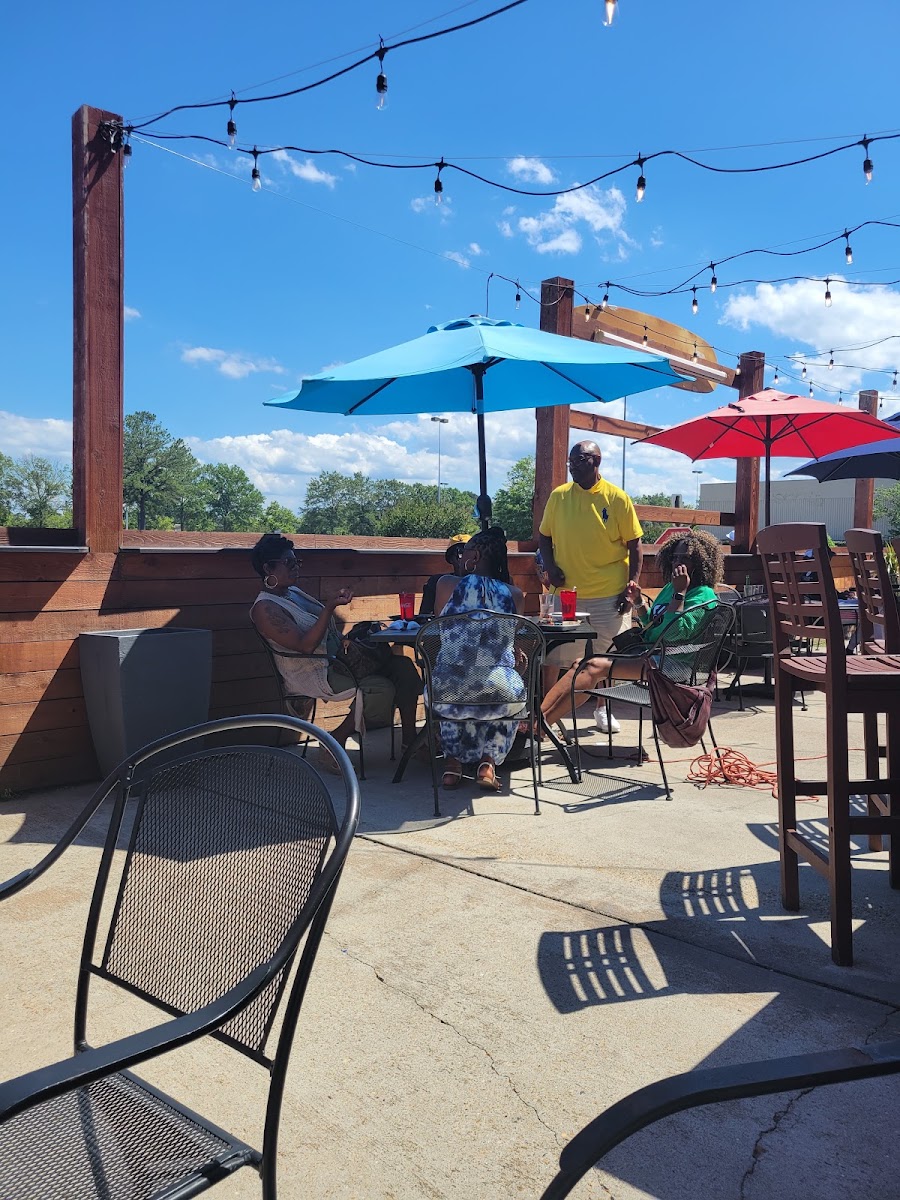 Woody's Raw Bar & Grill