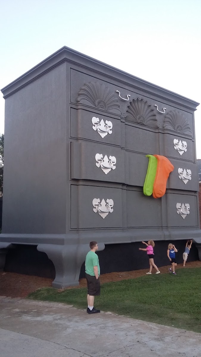 World's Largest Chest of Drawers