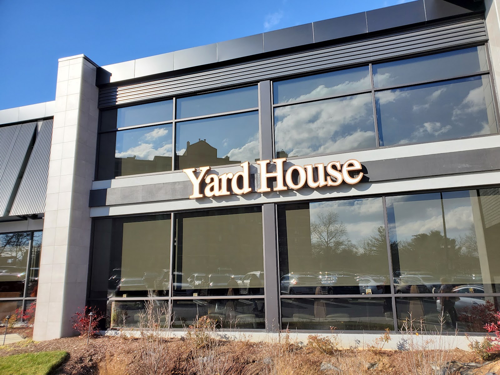 Yard House