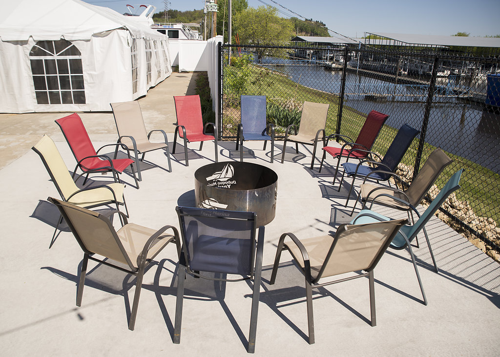 Yardarm Riverfront Bar & Grill